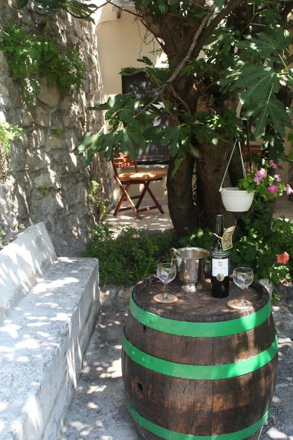Villa Bartola Grizane-Belgrad ภายนอก รูปภาพ